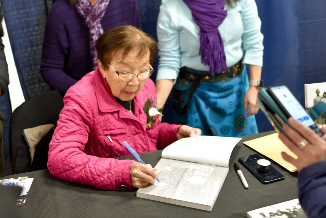 Book signing by Irene Fujii Mano